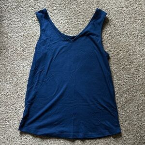 AVON V neck tank top size XS